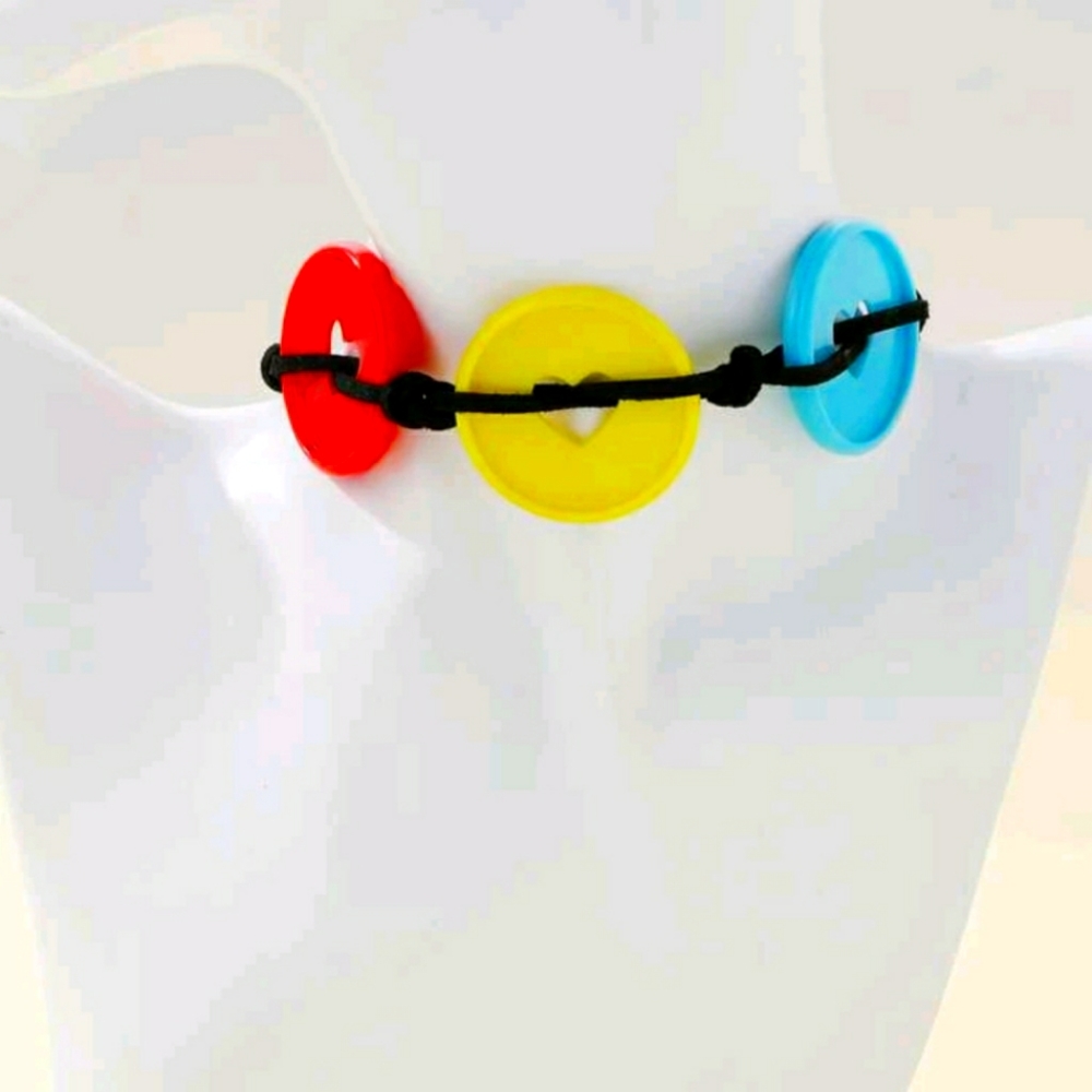 Button choker